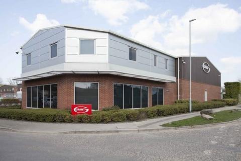Industrial development to rent, 8A Hopton Industrial Estate Devizes SN10 2EU