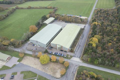 Distribution warehouse to rent, Ramsbury Rd Hungerford RG17 7TQ