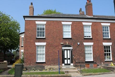 Office to rent, 112 Market St Bolton BL5 3AZ