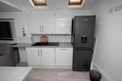 6 bedroom house to rent, Birmingham B29