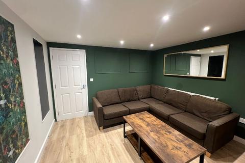 6 bedroom house to rent, Birmingham B29