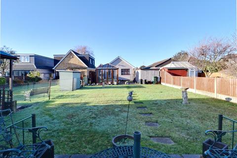2 bedroom detached bungalow for sale, Fairview Avenue, Rainham RM13