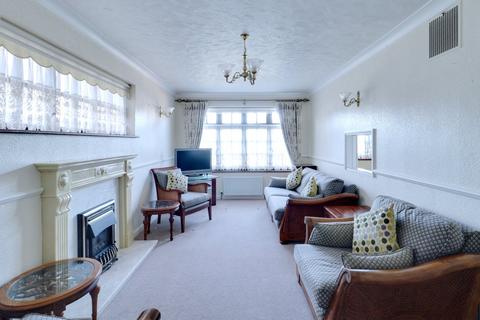 2 bedroom detached bungalow for sale, Fairview Avenue, Rainham RM13