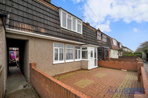 undefined, Chigwell View, Romford RM5