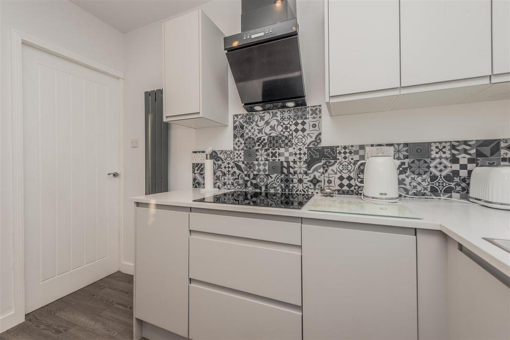 Modern Fitted Kitchen: