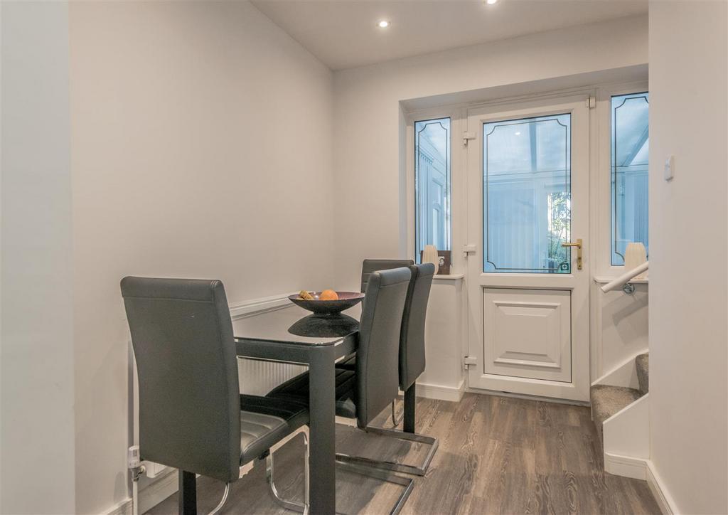 Dining Area: