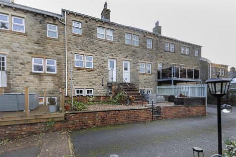 3 bedroom townhouse for sale, Kiln Court, Huddersfield HD3