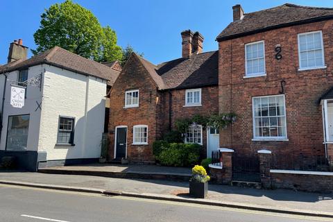 Office to rent, 16 Wycombe End Beaconsfield HP9 1NB
