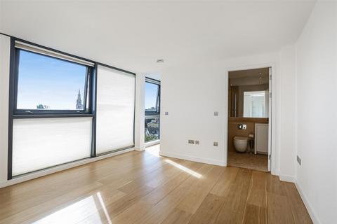 2 bedroom penthouse to rent, Kersfield Road, Putney, London