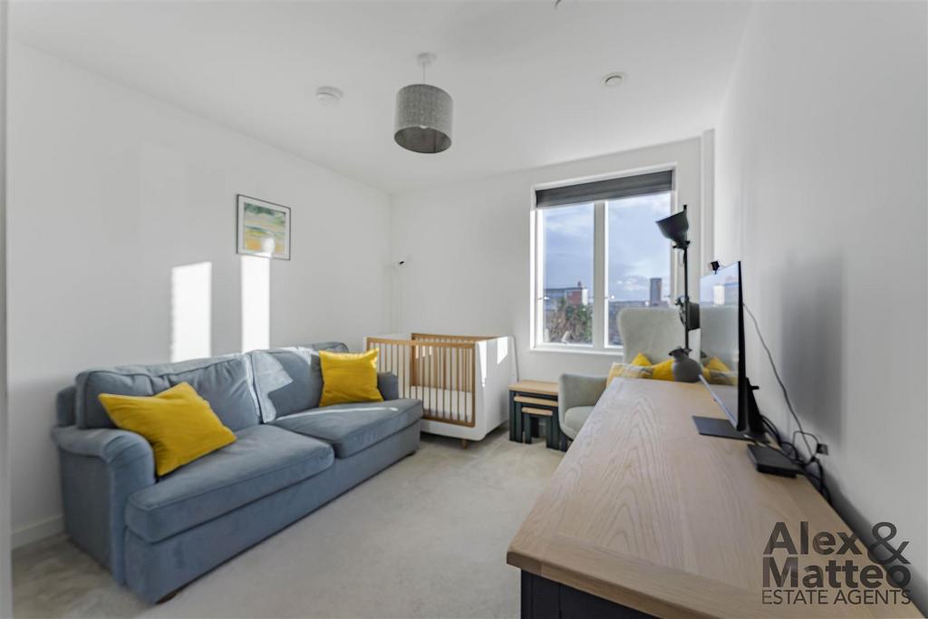Holly Tree Apartments