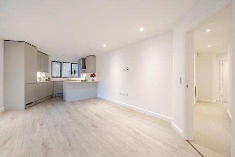 2 bedroom flat to rent, The Broadway,  Chesham,  HP5
