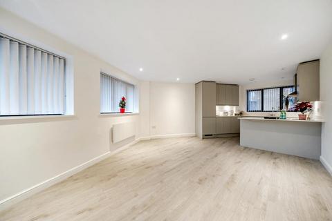 2 bedroom flat to rent, The Broadway,  Chesham,  HP5