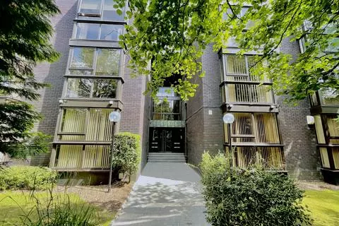 2 bedroom flat to rent - View 3
