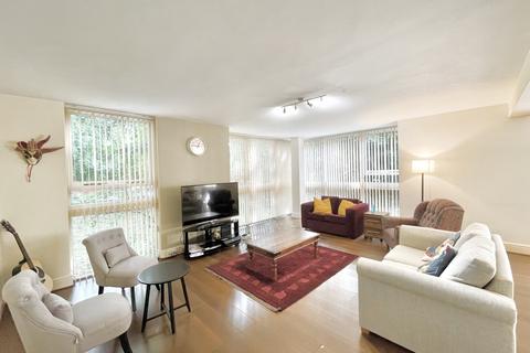 2 bedroom flat to rent, Parkfield Road South, Manchester M20