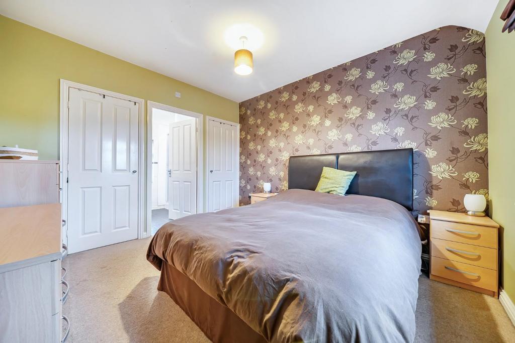 MASTER BEDROOM.jpg