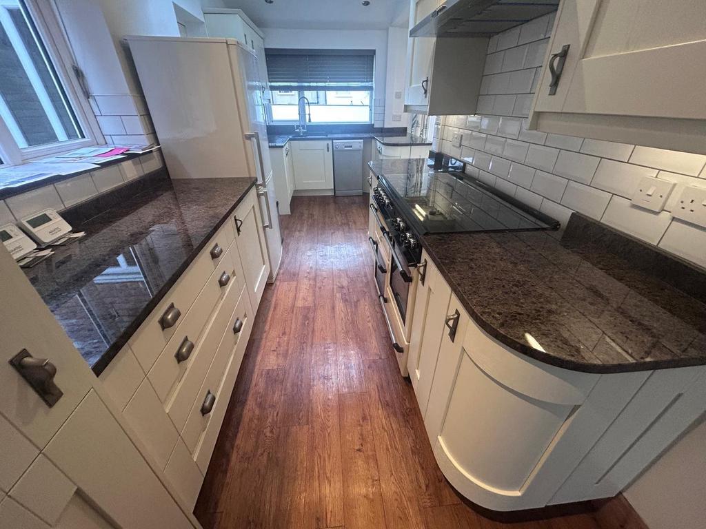 Kitchen e