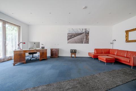 undefined, Collingwood Avenue, Tolworth, KT5