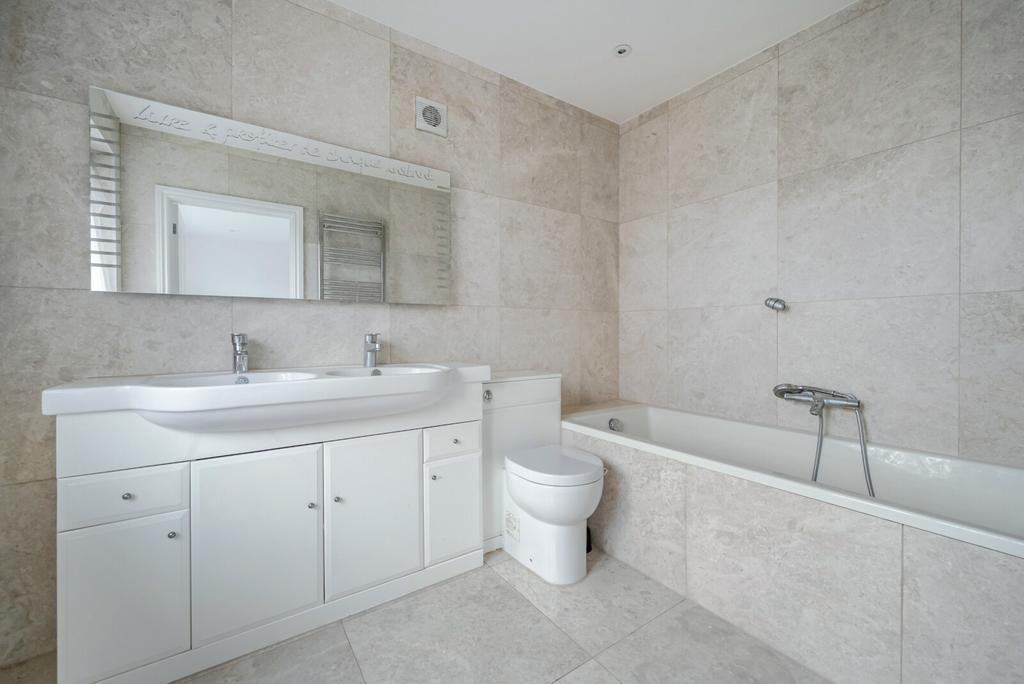 1374645-17-692dd4...