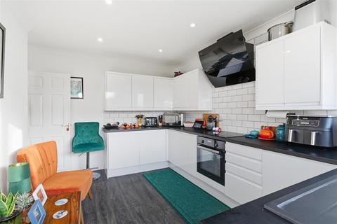 undefined, North End, Roos, Hull