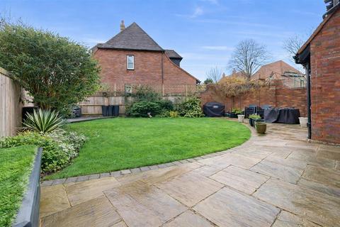5 bedroom detached house for sale, Butterfield Close, Milton Keynes MK15