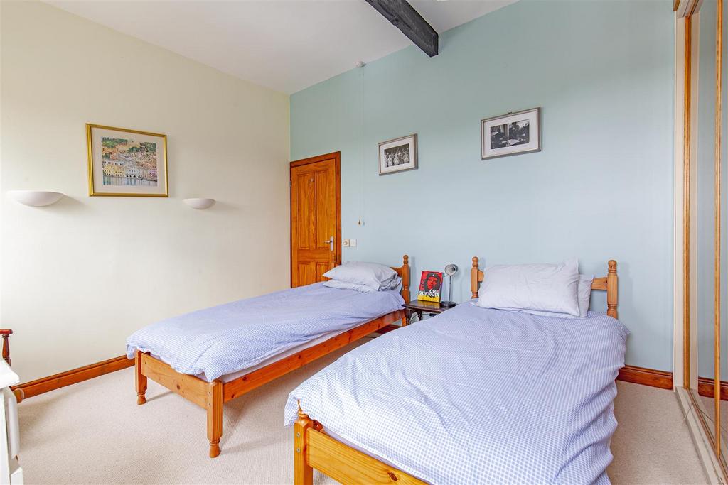 Bedroom 1-2.jpg
