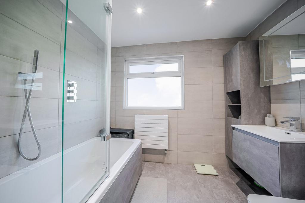 Bedroom 1 ensuite