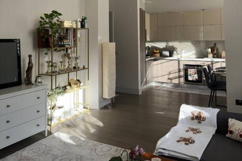 undefined, Market Place, Brentford TW8