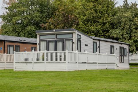 2 bedroom lodge for sale, Melbourne Road, Allerthorpe YO42