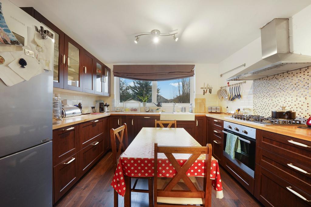 Kitchen/Dining Area