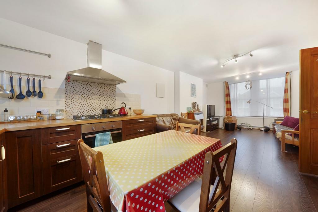 Kitchen/Dining Area