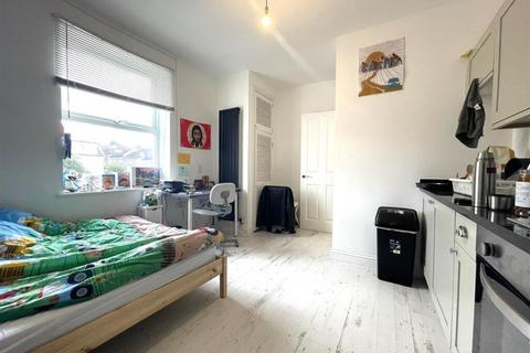 undefined, Gloucester Road, Bristol BS7