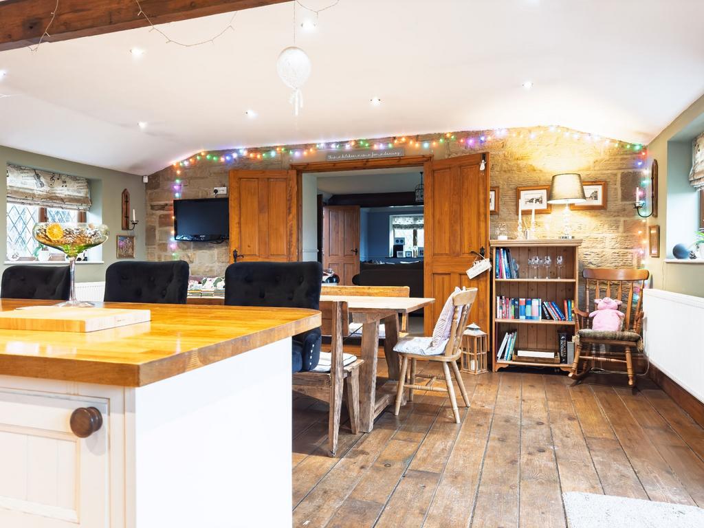 Dining kitchen