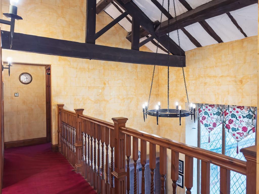 Gallery landing