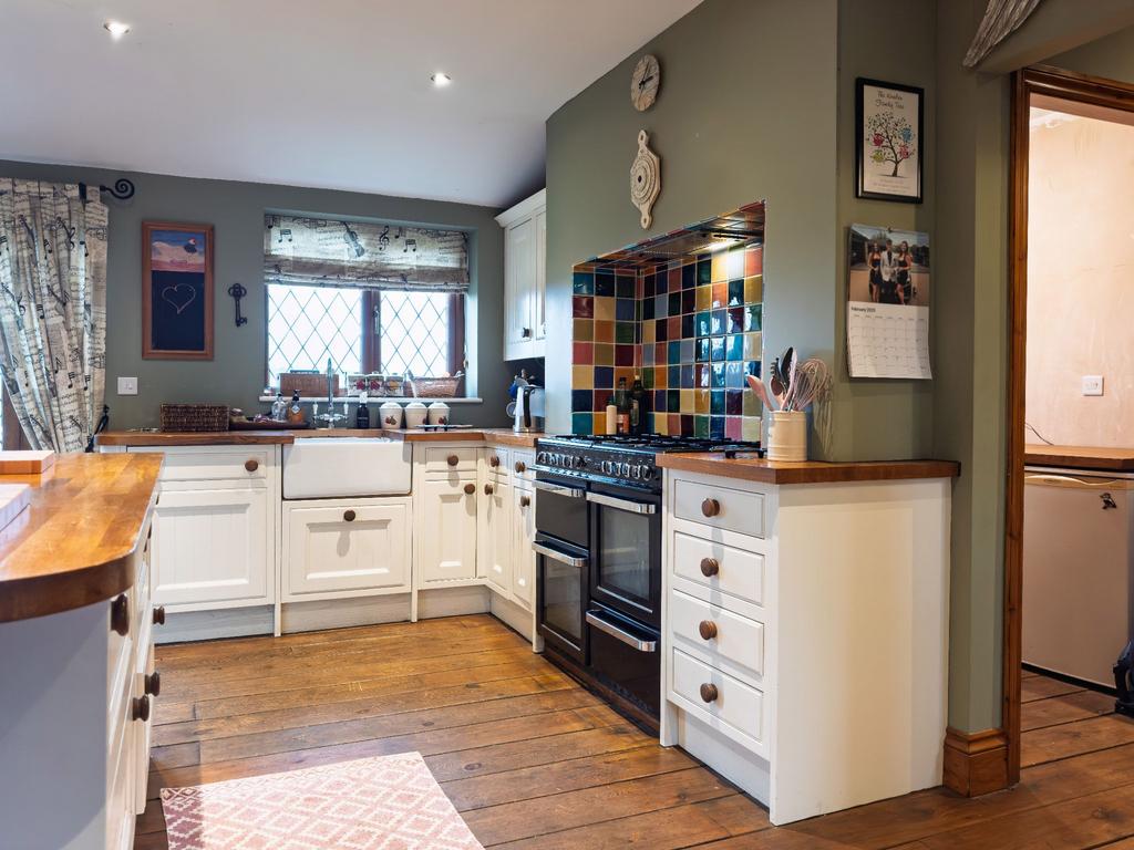 Dining kitchen