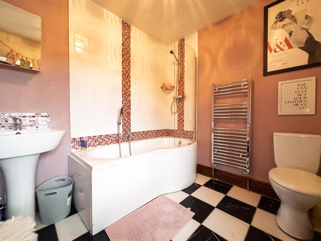 Ensuite bathroom