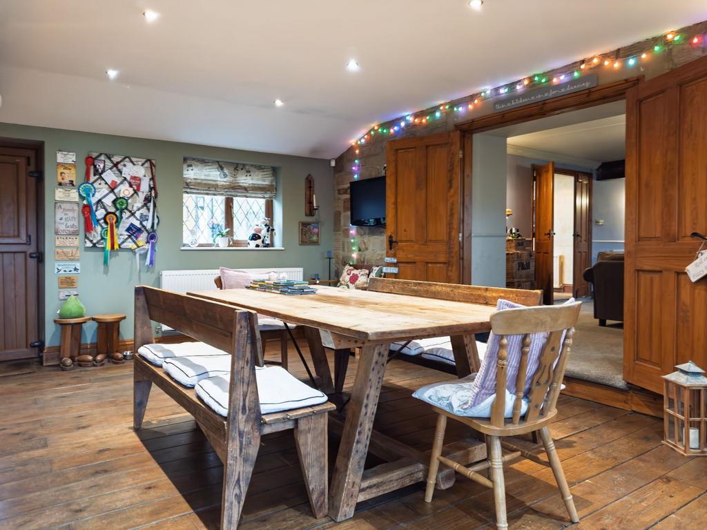 Dining kitchen
