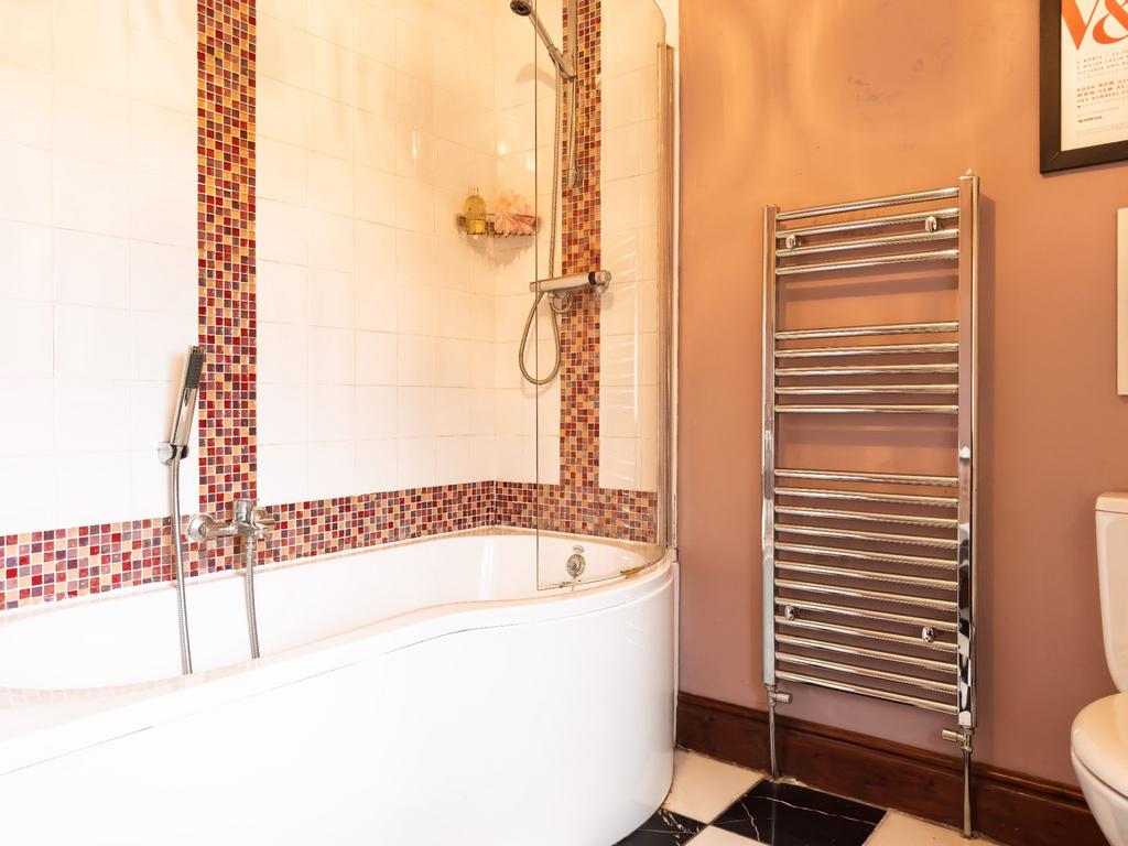 Ensuite bathroom