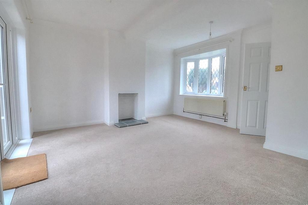 Oakmount Road 60 Sitt Room 1.jpg