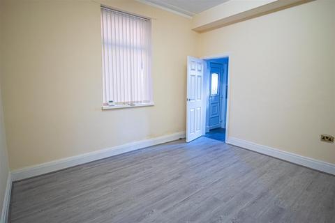 undefined, 4-Bed Mid-Terraced House to Let on Blackpool Road, Fulwood, Preston