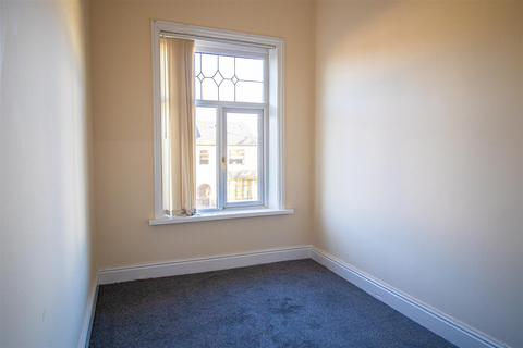 undefined, 4-Bed Mid-Terraced House to Let on Blackpool Road, Fulwood, Preston