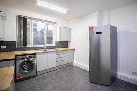 4 bedroom terraced house to rent, 4-Bed Mid-Terraced House to Let on Blackpool Road, Fulwood, Preston
