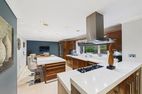 5 bedroom detached house for sale, Larchmont Close, Elloughton