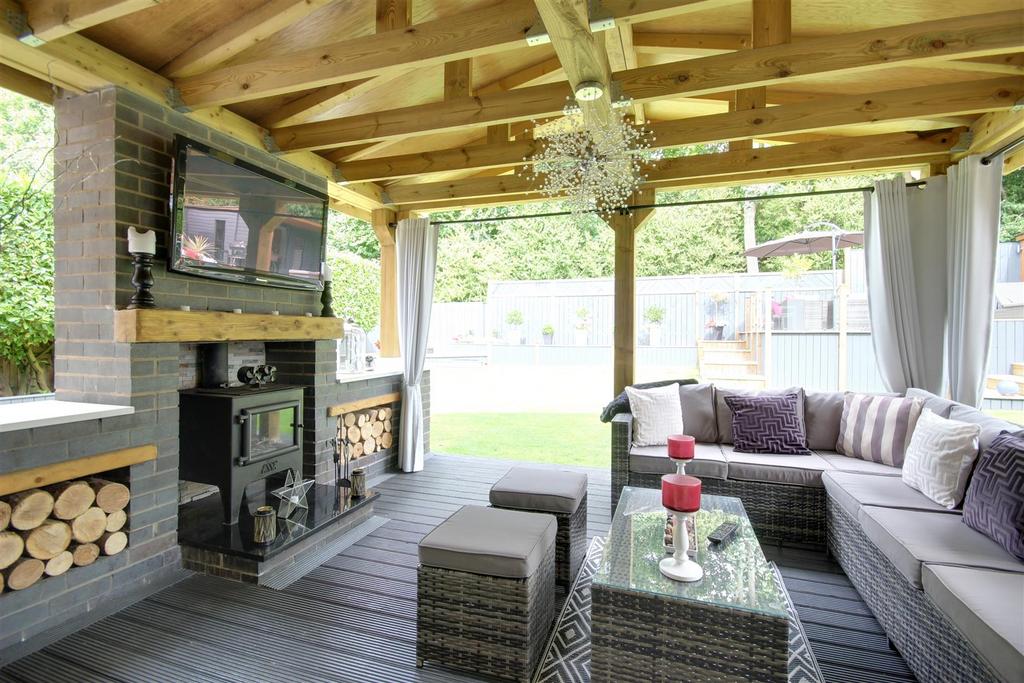 Outdoor Lounge