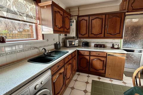 3 bedroom semi-detached house for sale, Ffordd Aneurin, Pontyberem, Llanelli