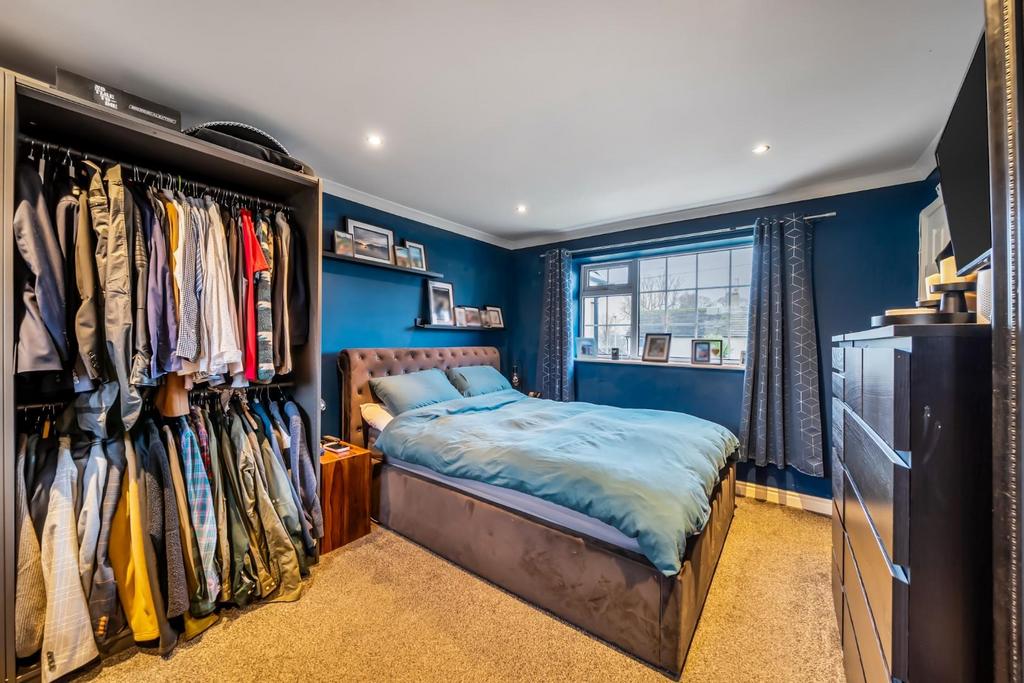 Principle bedroom 1.jpg
