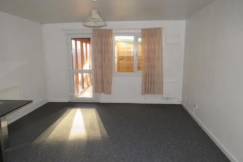 2 bedroom flat to rent, Marmot Road, Hounslow TW4