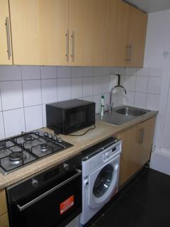 2 bedroom flat to rent, Marmot Road, Hounslow TW4