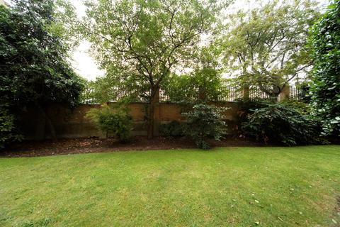 2 bedroom flat to rent, Milk Yard, London