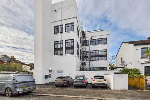undefined, Carnarvon Road, South Woodford, London, E18
