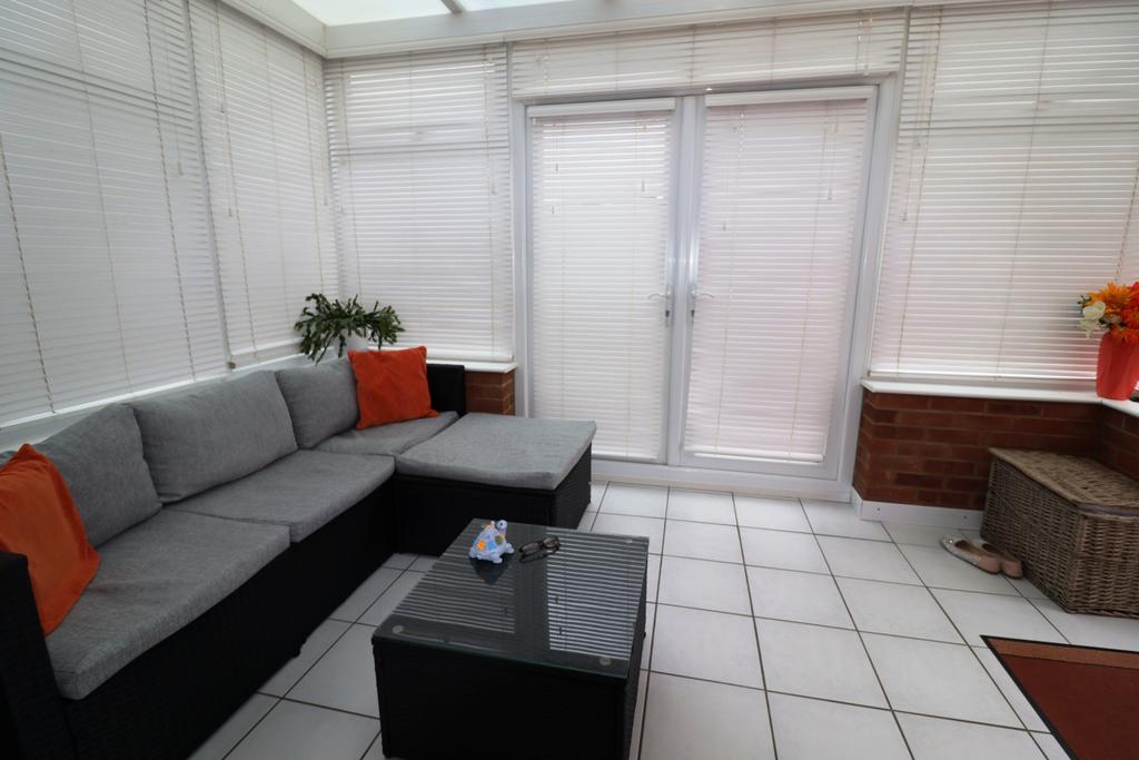 49 Knightscliffe Way